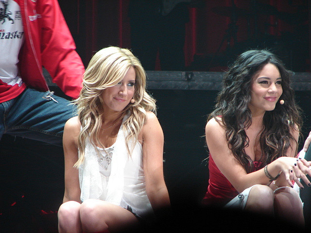 Watch: Inside Vanessa \u0026 Ashley's Inner Circle, image size:1600x1600