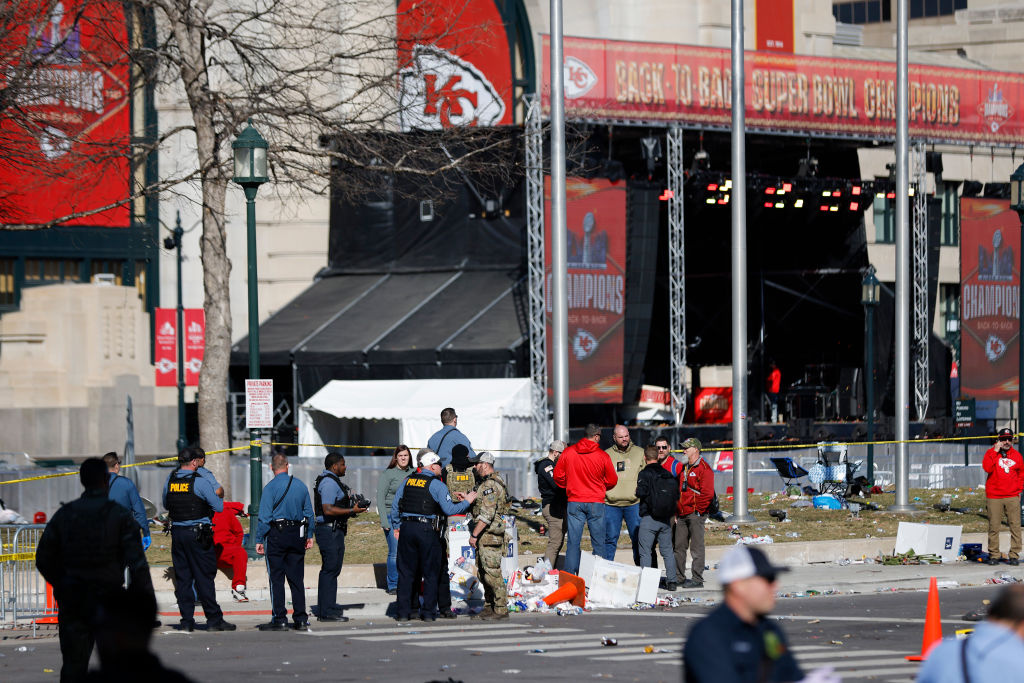 Kansas City Parade Shooting Video Reveals Multiple Gunshots, Fans ...