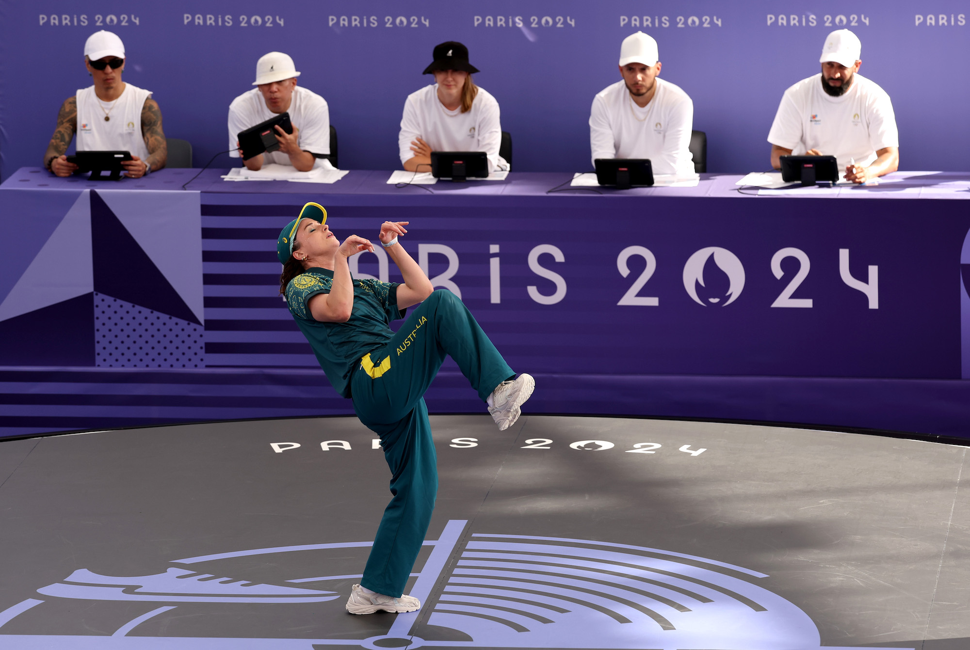 Controversial Australian Break Dancer Raygun Lands Top World Dance Ranking   Rachel Gunn Aka Raygun Competes Olympic Breakdancing 