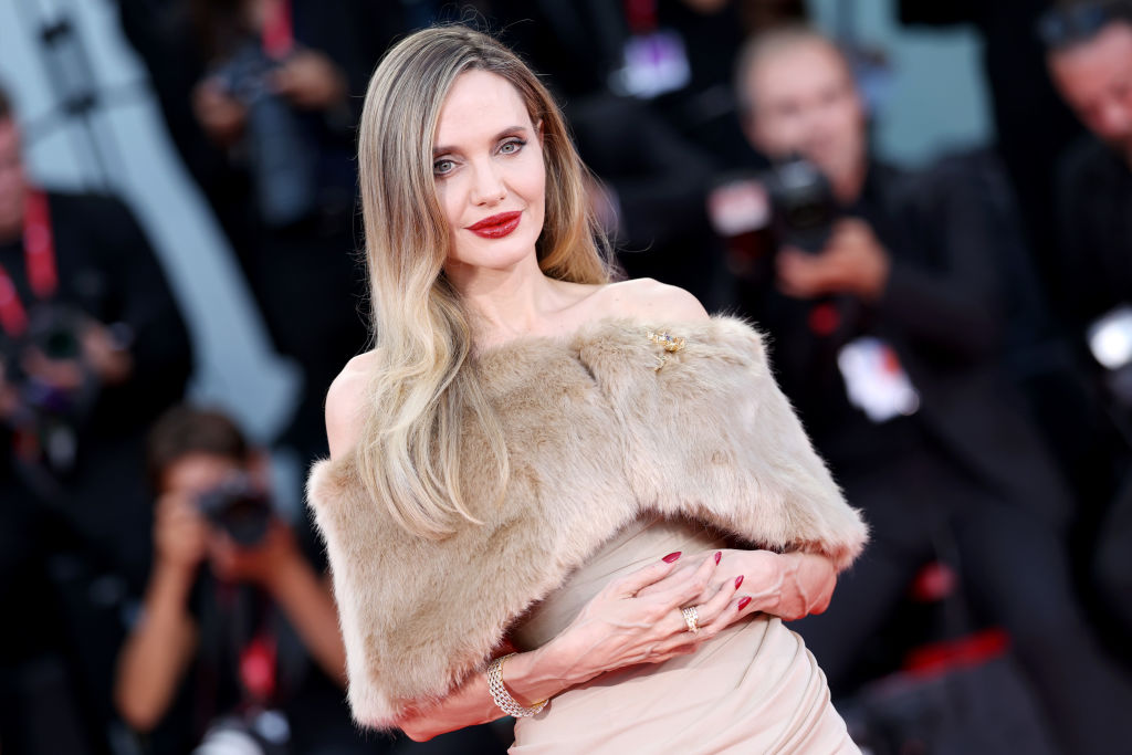 Angelina Jolie s Veins Unrecognizable Appearance Spark Health Angelina Jolie s Veins Unrecognizable Appearance Spark Health
