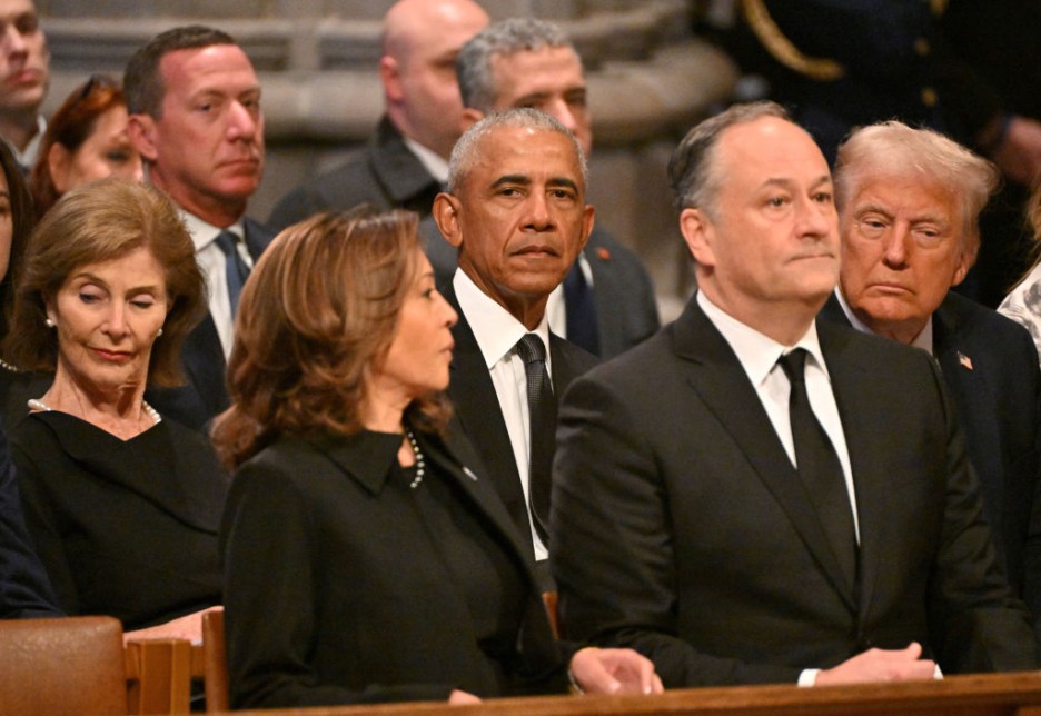 Kamala Harris, Barack Obama, Doug Emhoff, Donald Triump