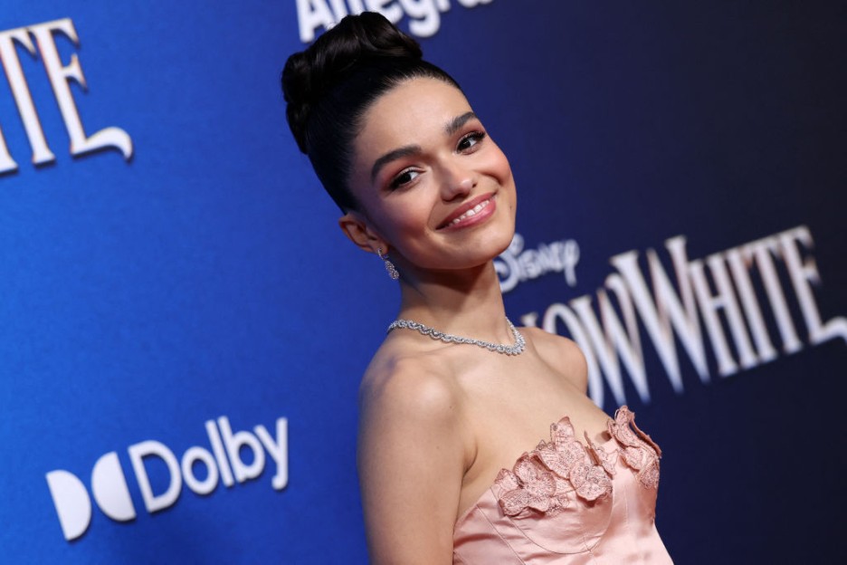 Rachel Zegler Debuts Romance With ‘Evita’ Castmate at Sabrina Carpenter