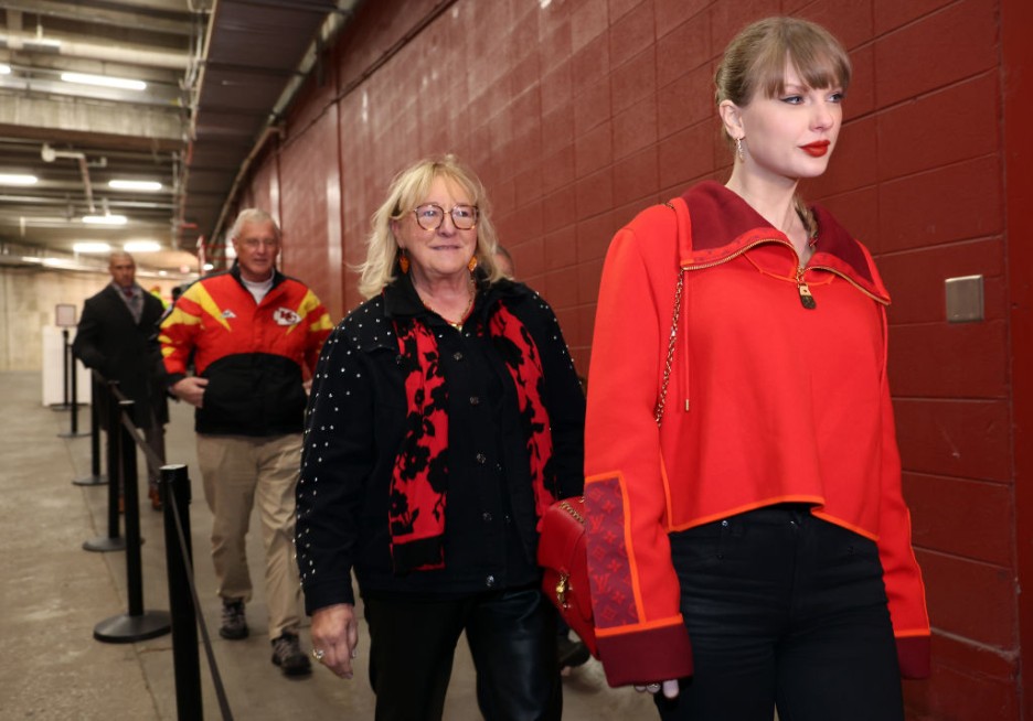 Taylor Swift Sends Selena Gomez and Benny Blanco a Personal