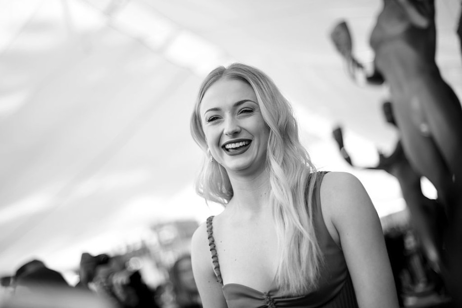 Sophie Turner Fires Back at Critic Claiming She’s “Forgotten” Her