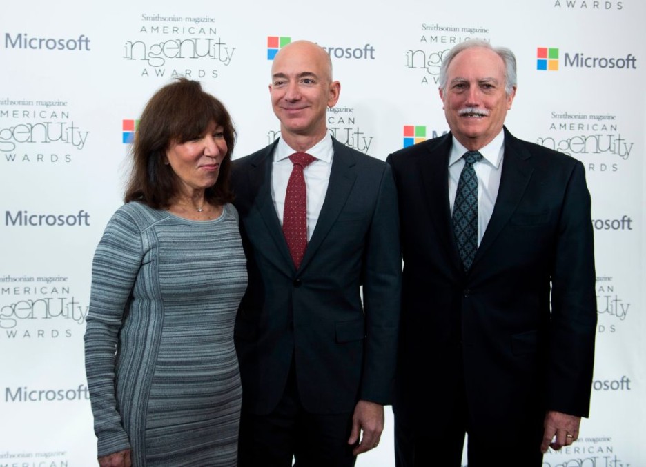 Jeff Bezos’ Mom Jackie Bezos Dies After Years-Long Fight With