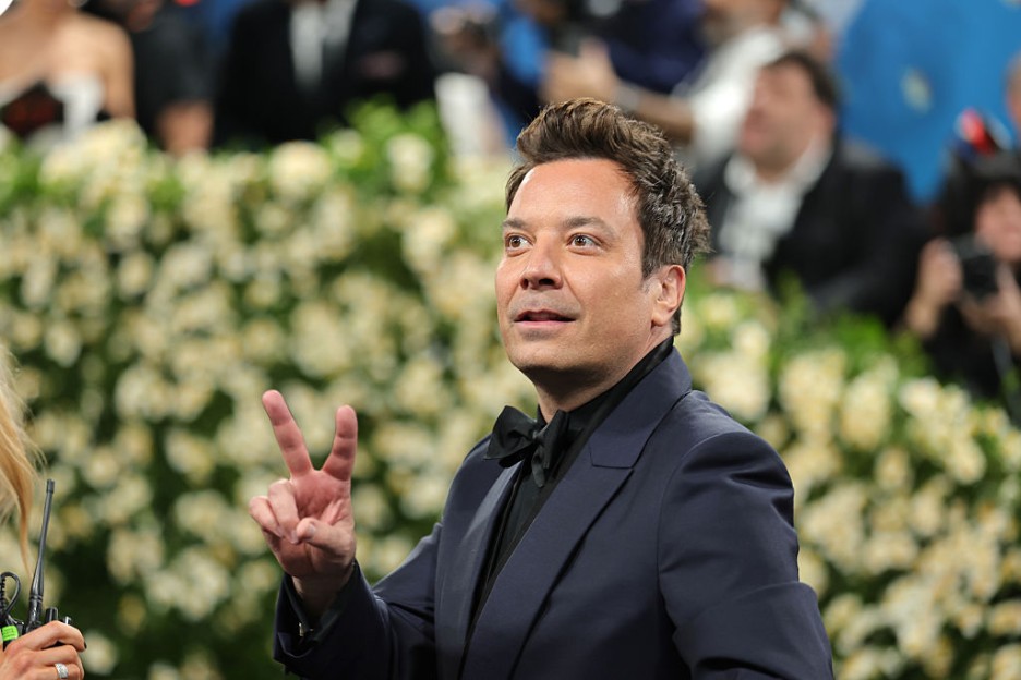 Jimmy Fallon Uses Taylor Swift Lyrics to Roast Donald Trump