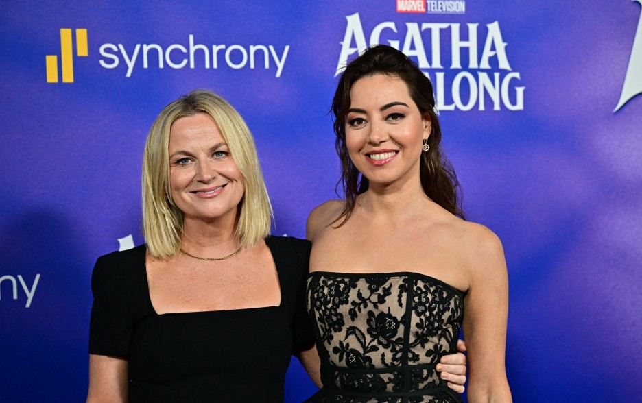 Aubrey Plaza y Amy Poehler relationship throught the years