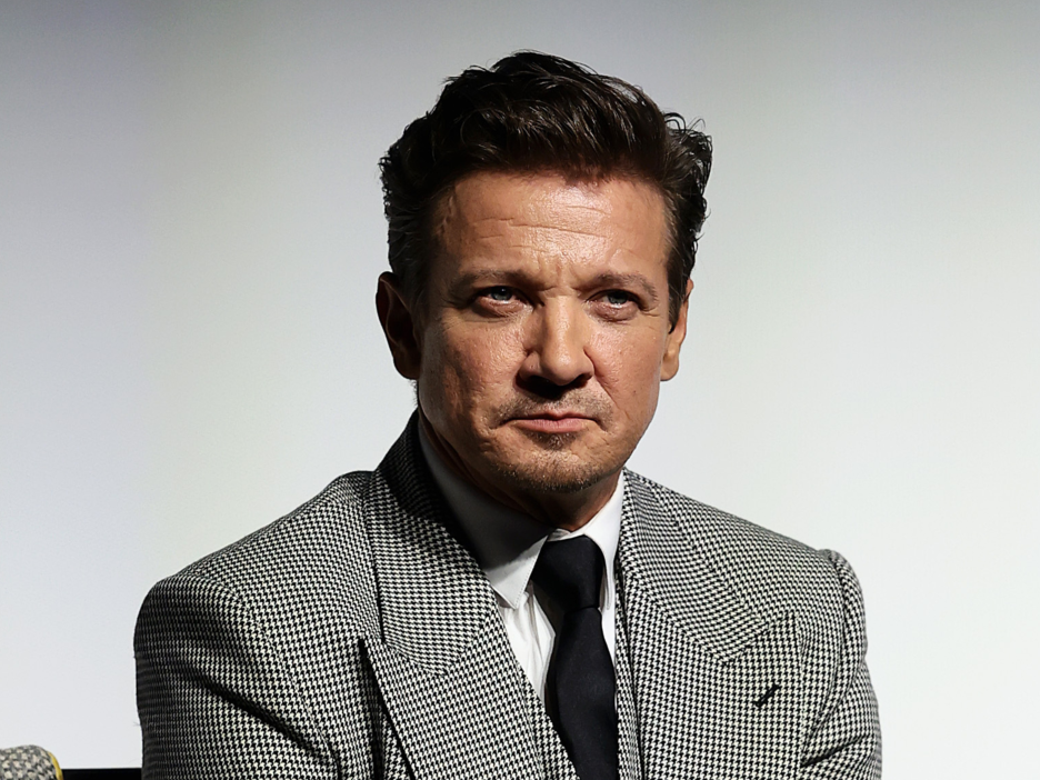 Jeremy Renner acused to threat call ICE director chinese