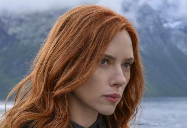 Scarlett Johansson in Talks To Play a Role Opposite Robert Pattinson in