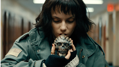 Dafne Keen entrevista Whistle, Bad Bunny, Valentines